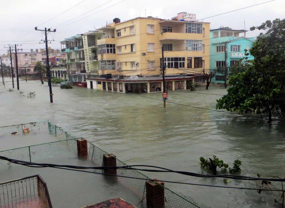 Überschwemmung in Havannas Universitätsviertel Vedado