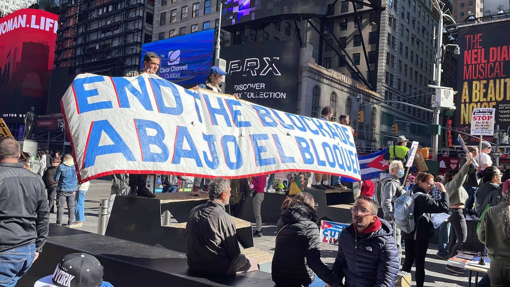 New York: End the blockade